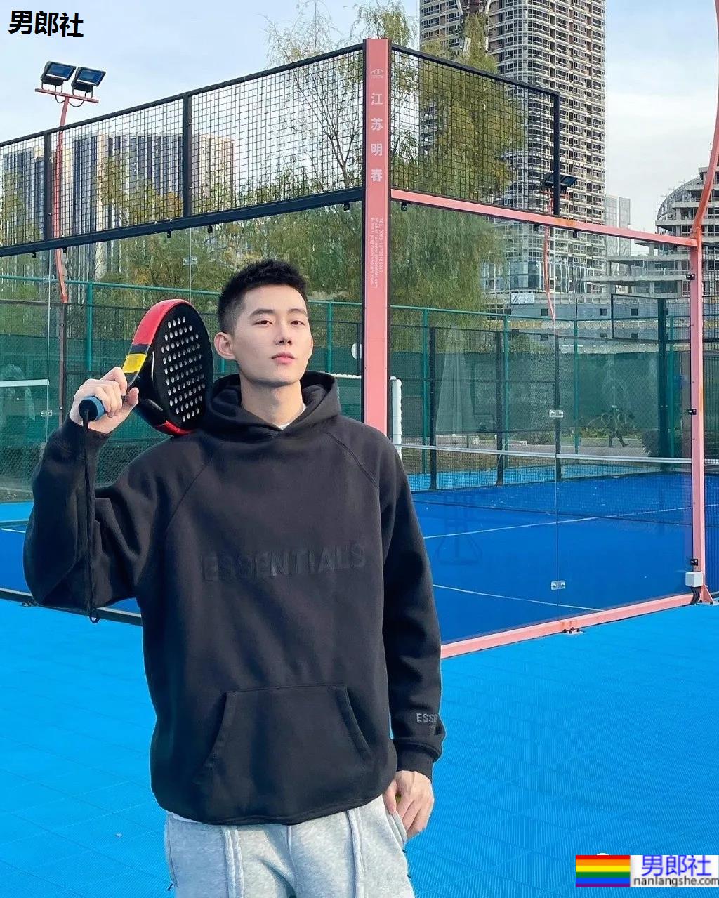 四川成都的短发清爽男孩，清新的样子让我疯狂心动！ - 51虹马