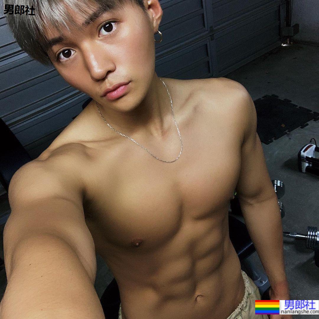 日团主唱八木勇征主演BL《美丽的他》 童颜底下藏惊人巨肌身材 - 51虹马 日团主唱八木勇征主演BL《美丽的他》 童颜底下藏惊人巨肌身材 - 51虹马