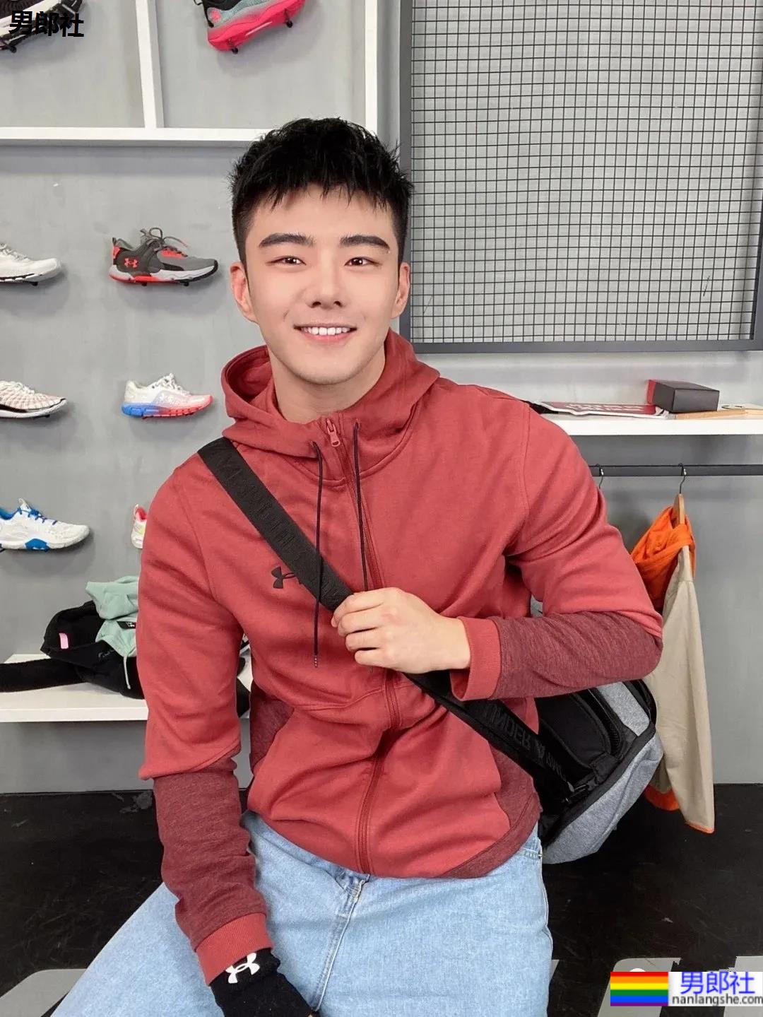 奶帅奶帅的宝藏主播小哥，这么乖的小奶狗谁能放手？ - 51虹马