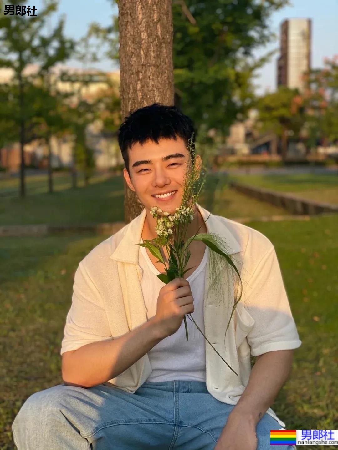 奶帅奶帅的宝藏主播小哥，这么乖的小奶狗谁能放手？ - 51虹马