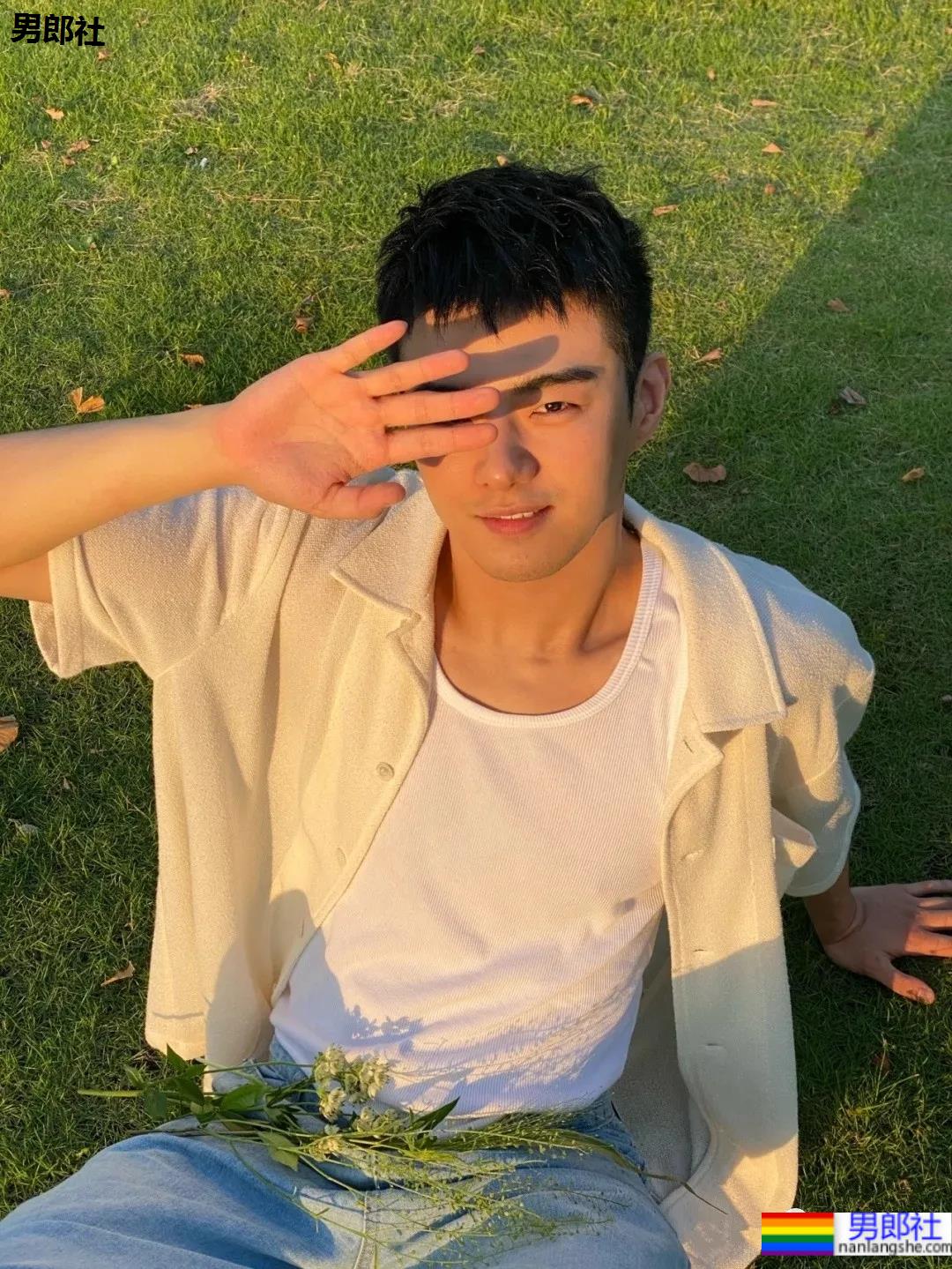 奶帅奶帅的宝藏主播小哥，这么乖的小奶狗谁能放手？ - 51虹马