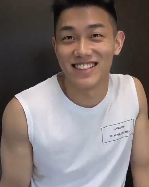 宏翔开通社交账号发身材照,粉丝瞬间破万! - 51虹马 宏翔开通社交账号发身材照,粉丝瞬间破万! - 51虹马