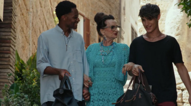 《在罗马》：声东击西出柜法？-51虹马