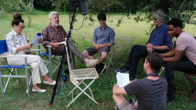 《在罗马》:声东击西出柜法? - 51虹马 《在罗马》:声东击西出柜法? - 51虹马