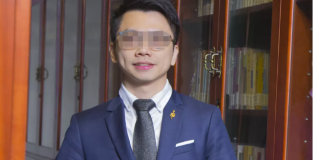 38岁教育专家更衣室偷拍帅哥,被判刑2个月-51虹马