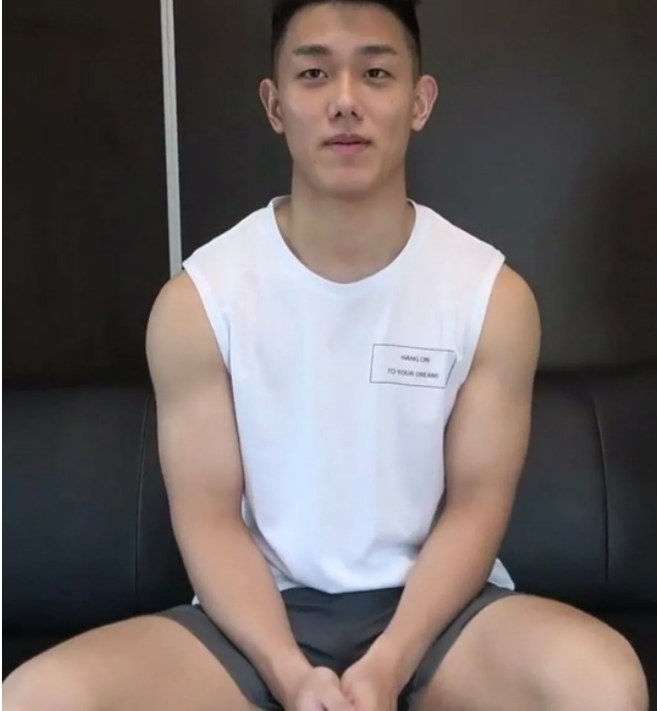 宏翔开通社交账号发身材照,粉丝瞬间破万! - 51虹马 宏翔开通社交账号发身材照,粉丝瞬间破万! - 51虹马