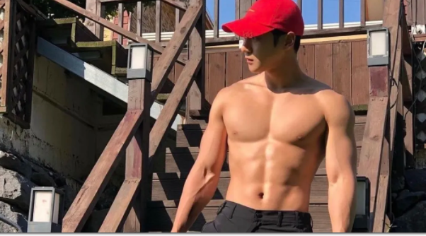 有没有发现，越来越多的Gay，喜欢吃肌肉猛男-51虹马