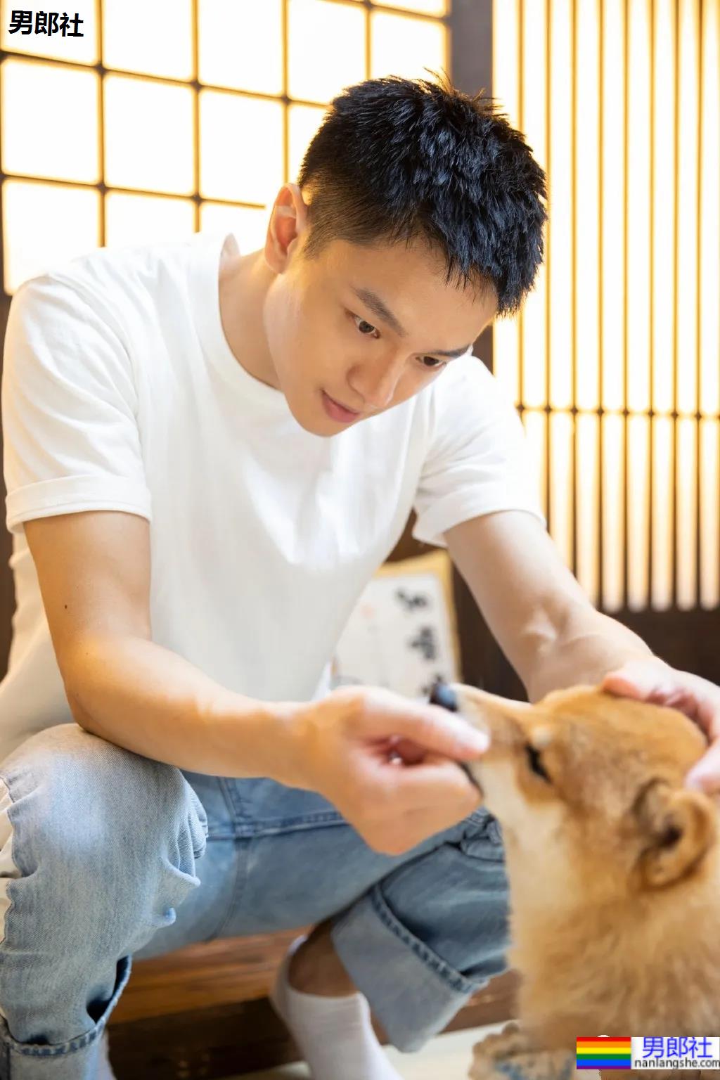 寸头腹肌小狼狗演双男cp剧走红,风度为他拍的荷尔蒙大片也A到爆! - 51虹马 寸头腹肌小狼狗演双男cp剧走红,风度为他拍的荷尔蒙大片也A到爆! - 51虹马