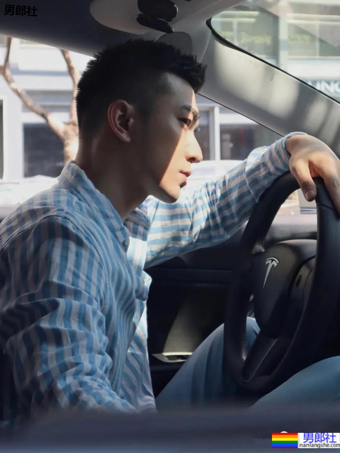 寸头高鼻梁阳光帅爷们,被他的五官帅哭了!-51虹马