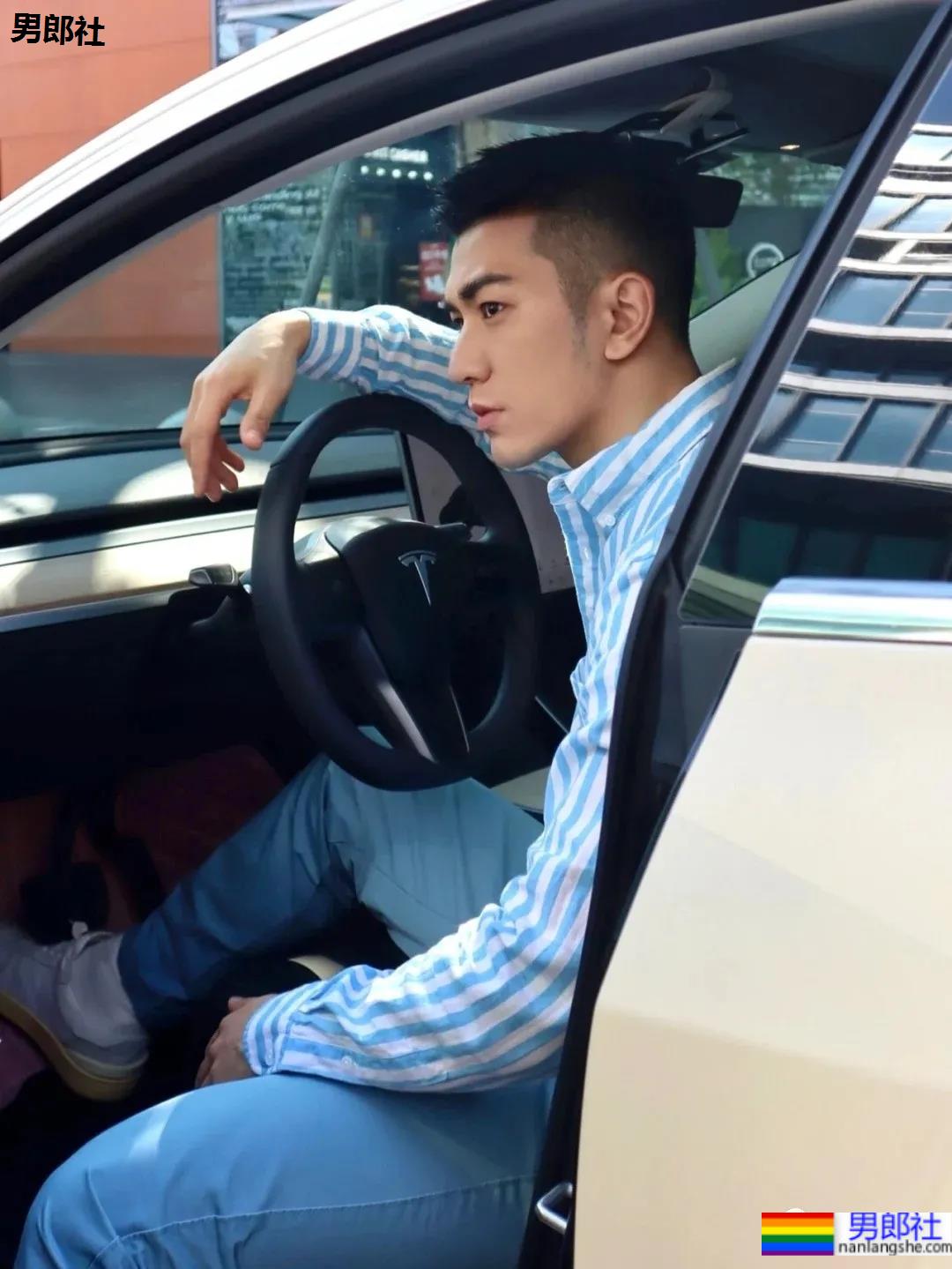 寸头高鼻梁阳光帅爷们，被他的五官帅哭了！ - 51虹马