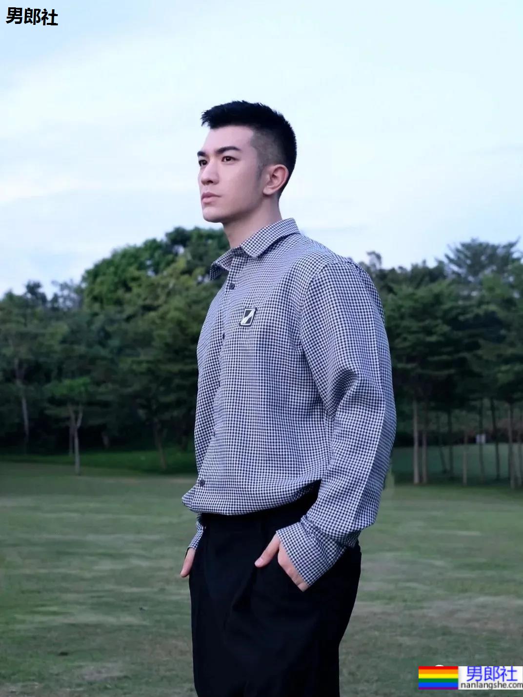 寸头高鼻梁阳光帅爷们，被他的五官帅哭了！ - 51虹马