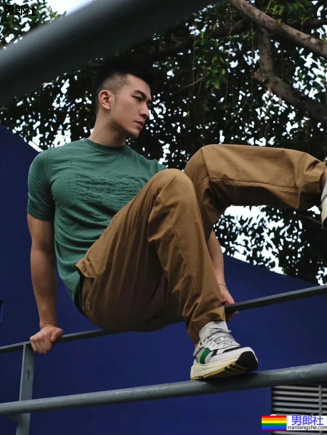 寸头高鼻梁阳光帅爷们，被他的五官帅哭了！ - 51虹马