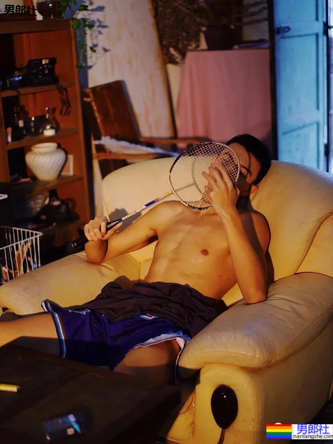 19岁寸头腹肌体育生,看到他就像看到了青春! - 51虹马 19岁寸头腹肌体育生,看到他就像看到了青春! - 51虹马