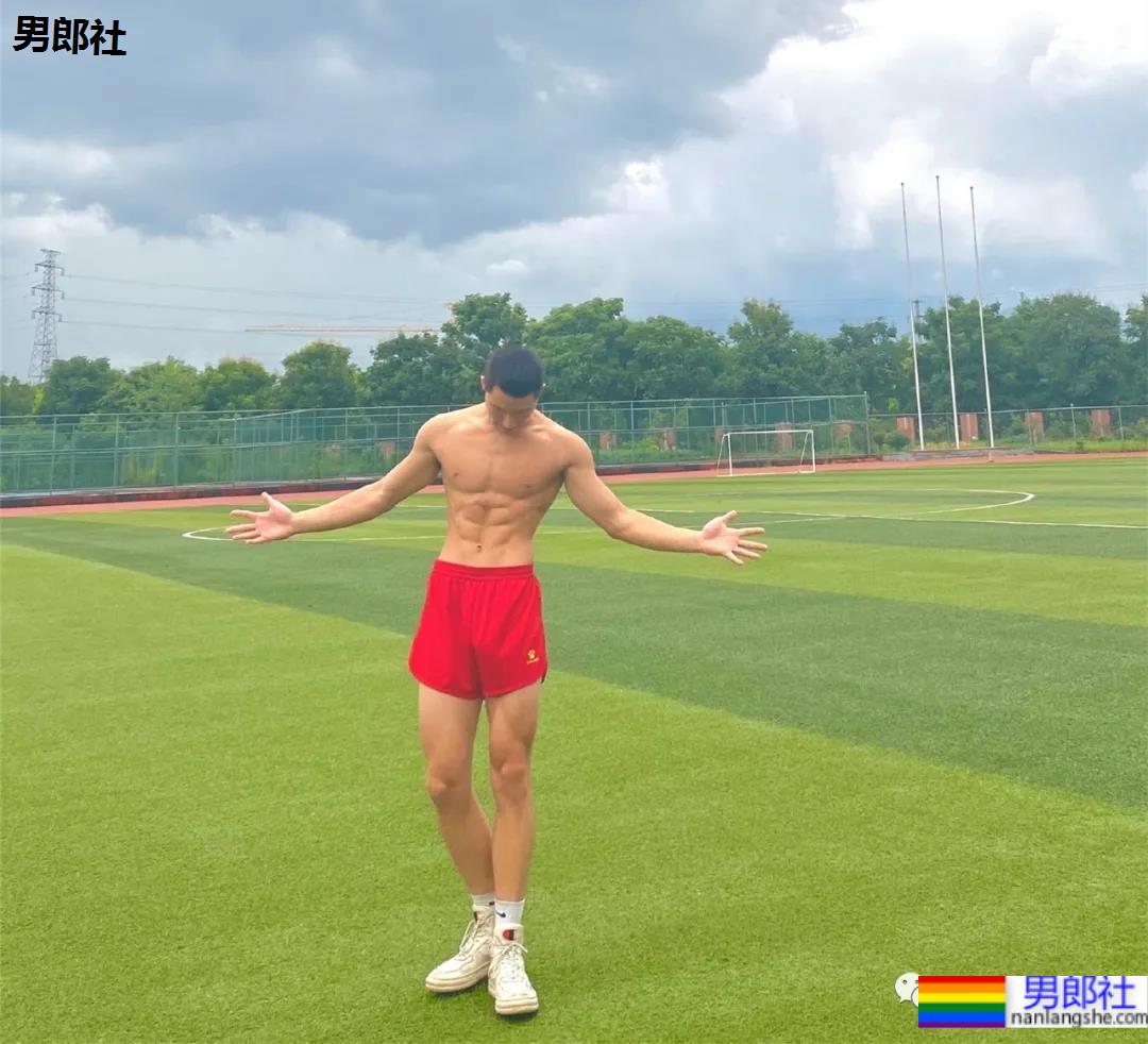 樊野19岁的迷弟,浙江的大学体育生,深受金主青睐 - 51虹马 樊野19岁的迷弟,浙江的大学体育生,深受金主青睐 - 51虹马