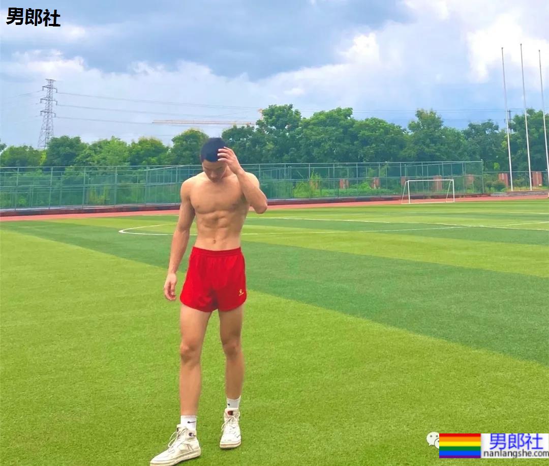 樊野19岁的迷弟,浙江的大学体育生,深受金主青睐 - 51虹马 樊野19岁的迷弟,浙江的大学体育生,深受金主青睐 - 51虹马