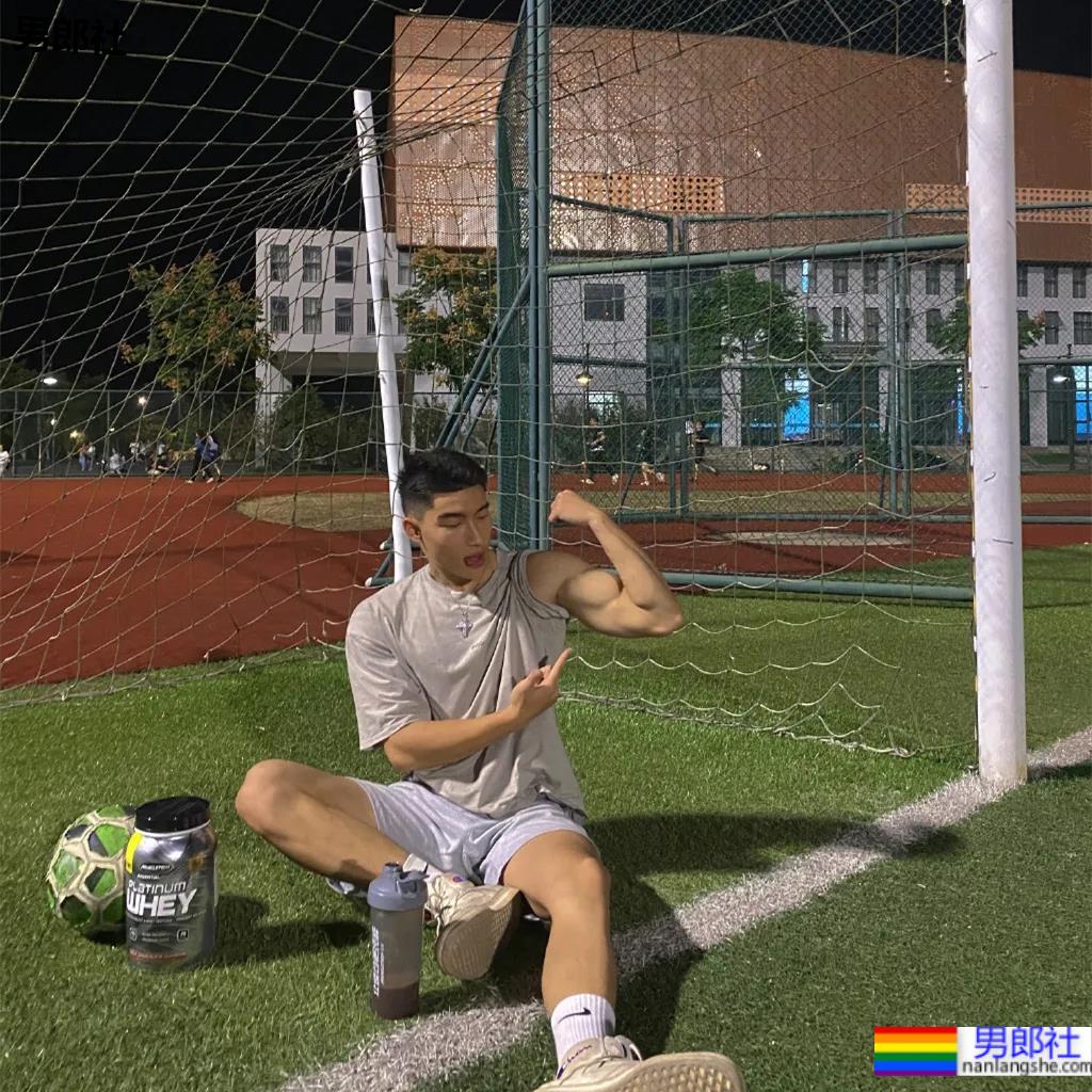 樊野19岁的迷弟,浙江的大学体育生,深受金主青睐 - 51虹马 樊野19岁的迷弟,浙江的大学体育生,深受金主青睐 - 51虹马