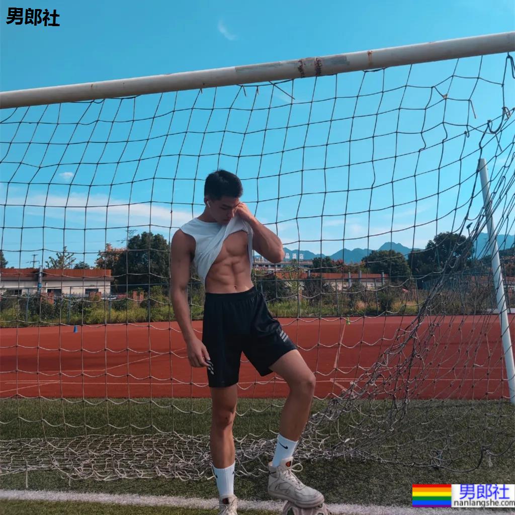 樊野19岁的迷弟,浙江的大学体育生,深受金主青睐 - 51虹马 樊野19岁的迷弟,浙江的大学体育生,深受金主青睐 - 51虹马