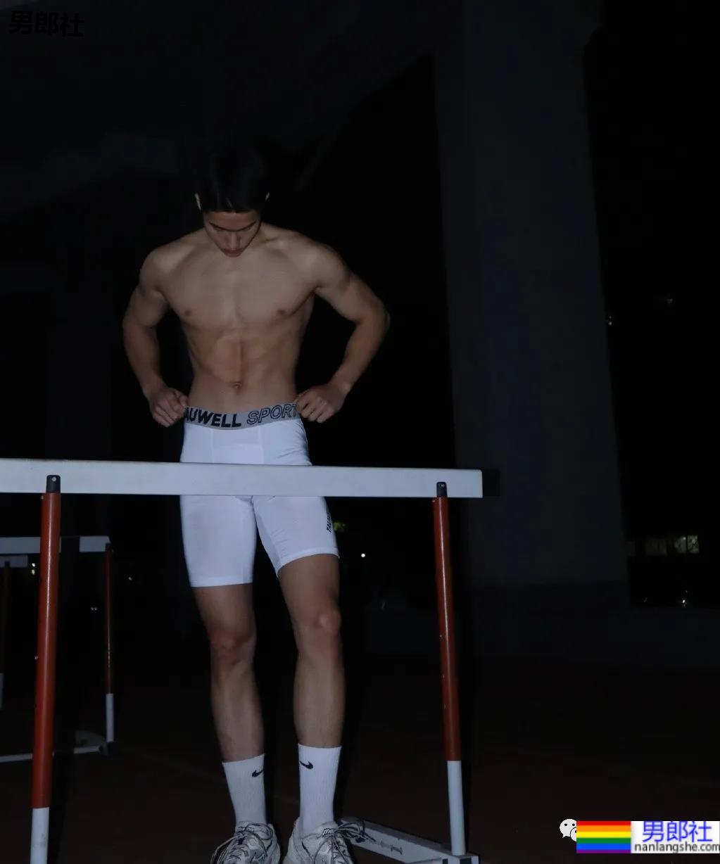 樊野19岁的迷弟,浙江的大学体育生,深受金主青睐 - 51虹马 樊野19岁的迷弟,浙江的大学体育生,深受金主青睐 - 51虹马