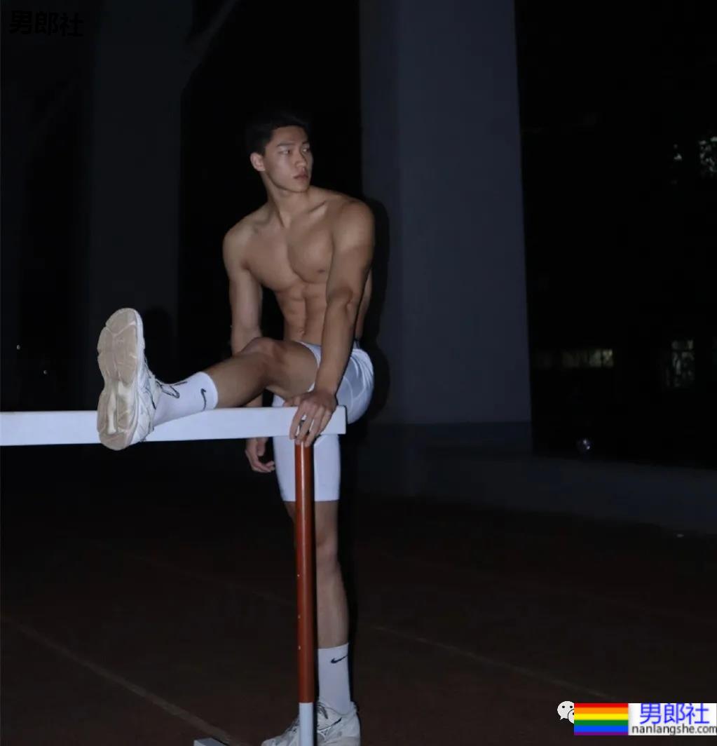 樊野19岁的迷弟,浙江的大学体育生,深受金主青睐 - 51虹马 樊野19岁的迷弟,浙江的大学体育生,深受金主青睐 - 51虹马