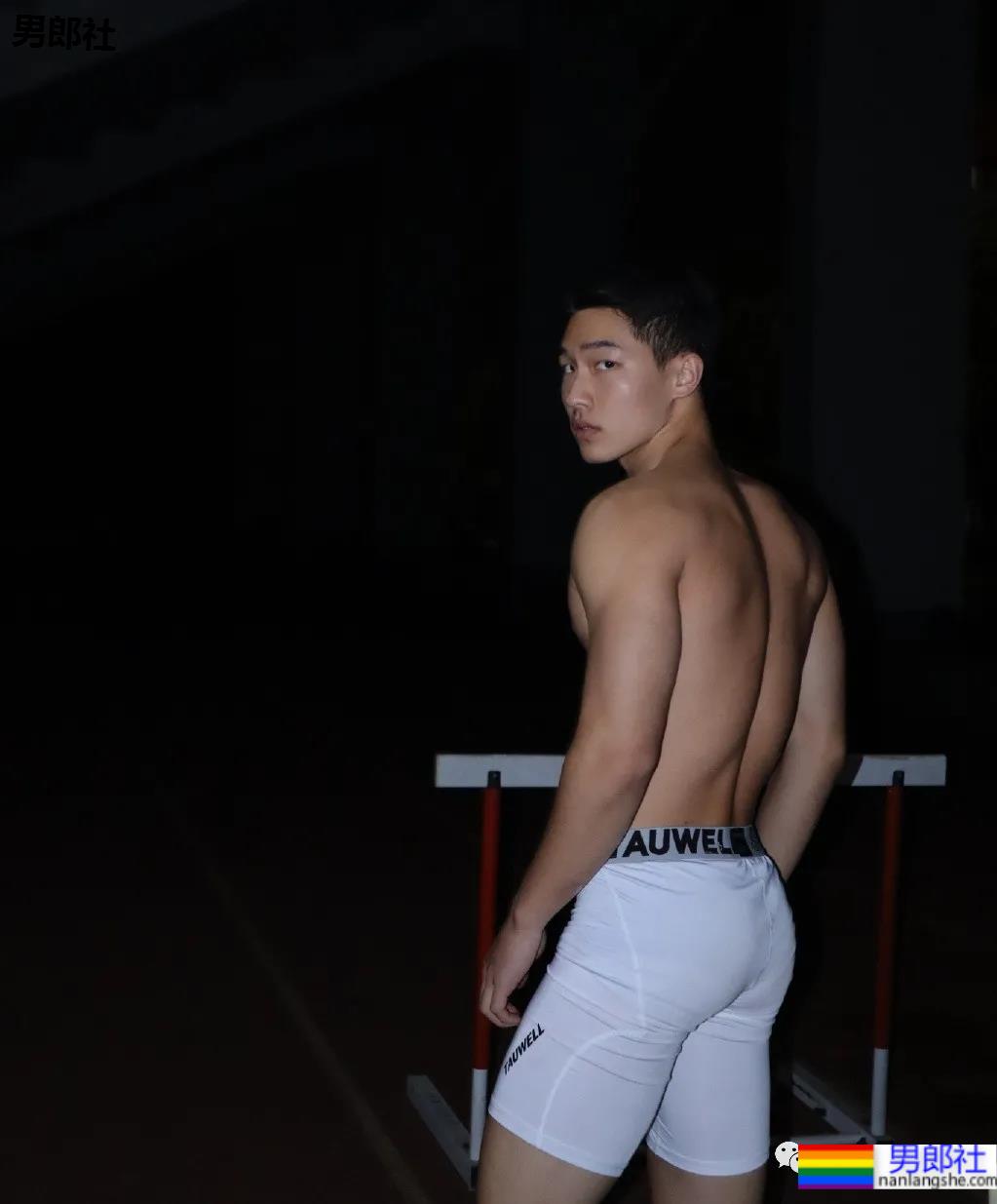 樊野19岁的迷弟,浙江的大学体育生,深受金主青睐 - 51虹马 樊野19岁的迷弟,浙江的大学体育生,深受金主青睐 - 51虹马