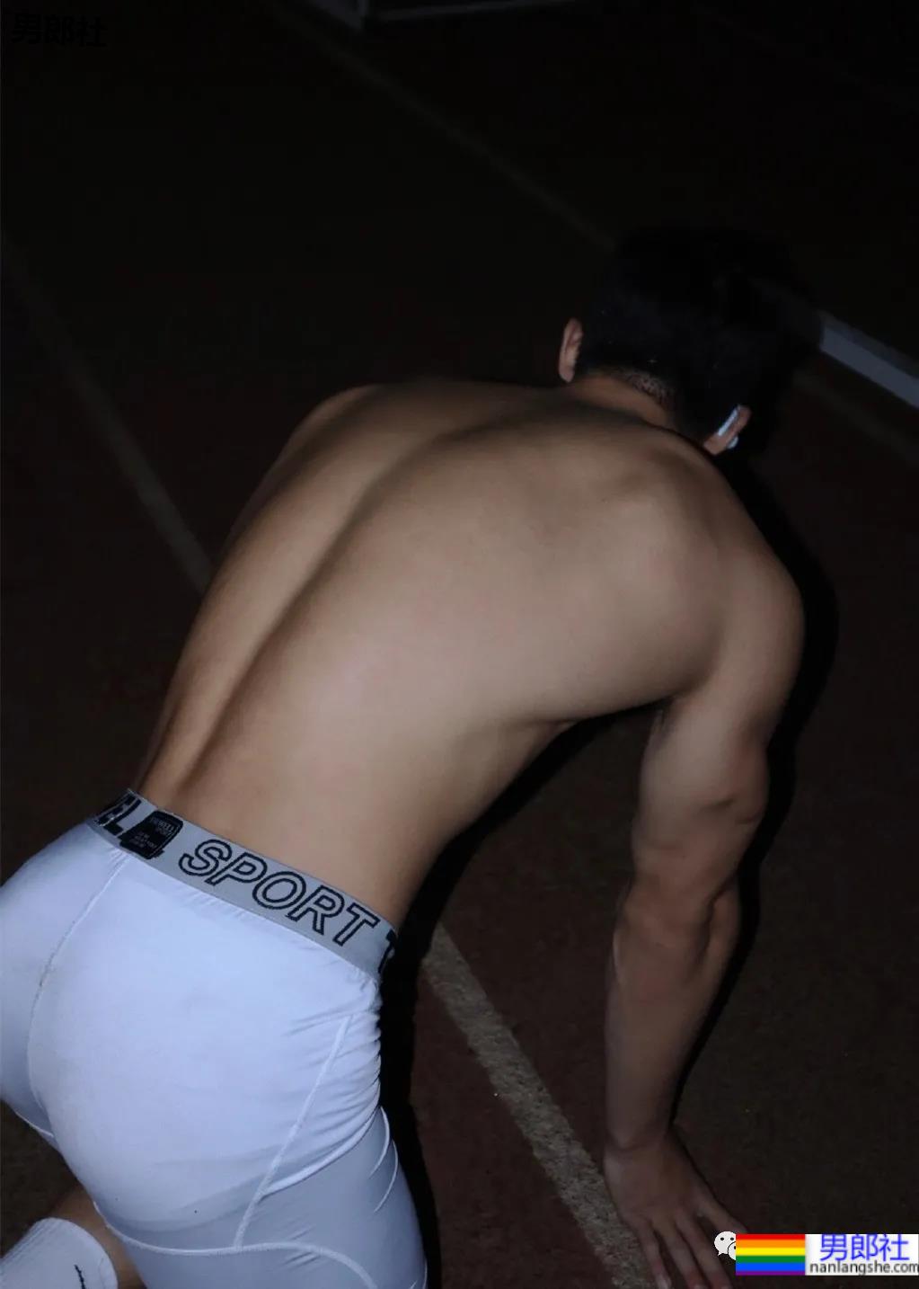 樊野19岁的迷弟,浙江的大学体育生,深受金主青睐 - 51虹马 樊野19岁的迷弟,浙江的大学体育生,深受金主青睐 - 51虹马