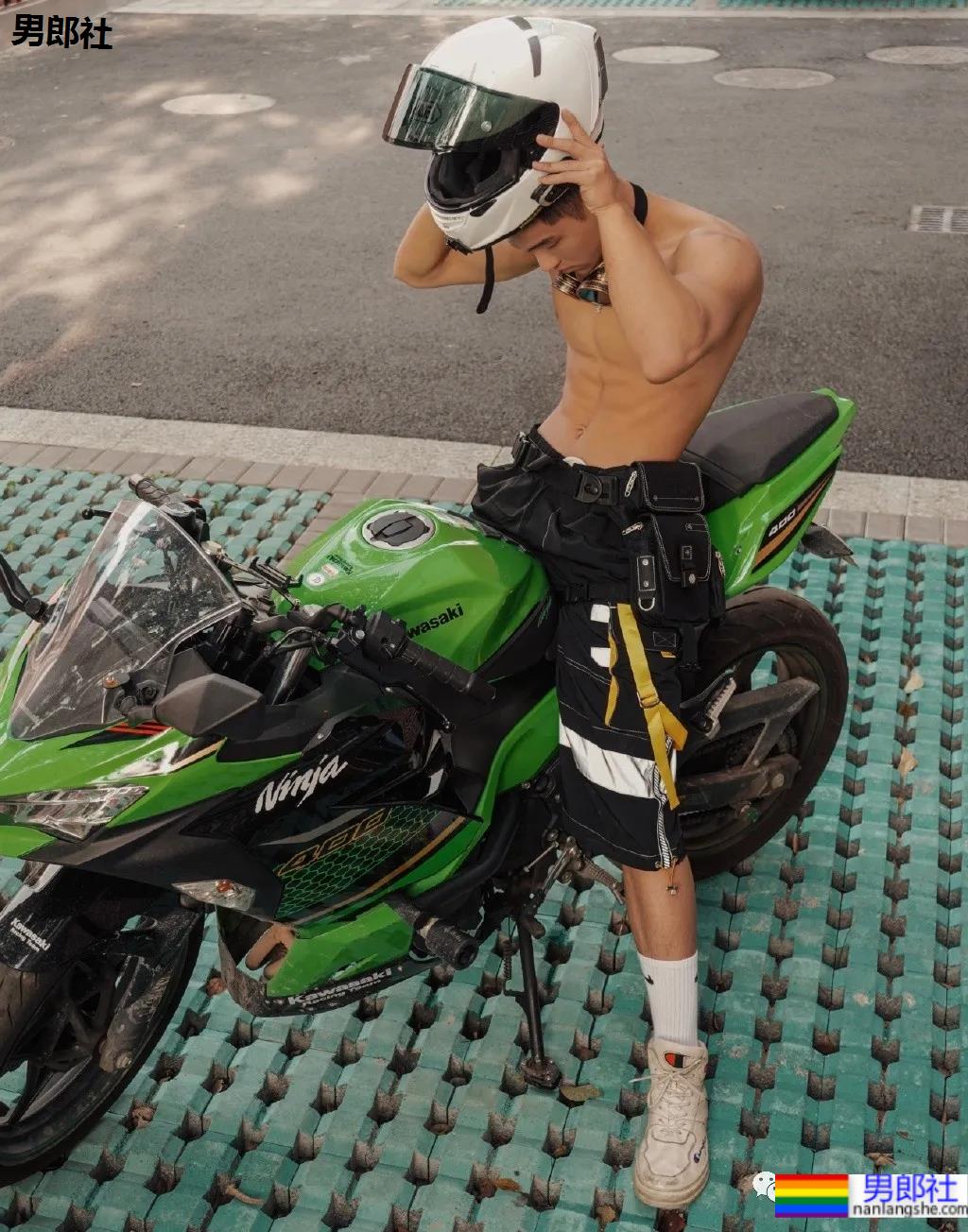 樊野19岁的迷弟,浙江的大学体育生,深受金主青睐 - 51虹马 樊野19岁的迷弟,浙江的大学体育生,深受金主青睐 - 51虹马