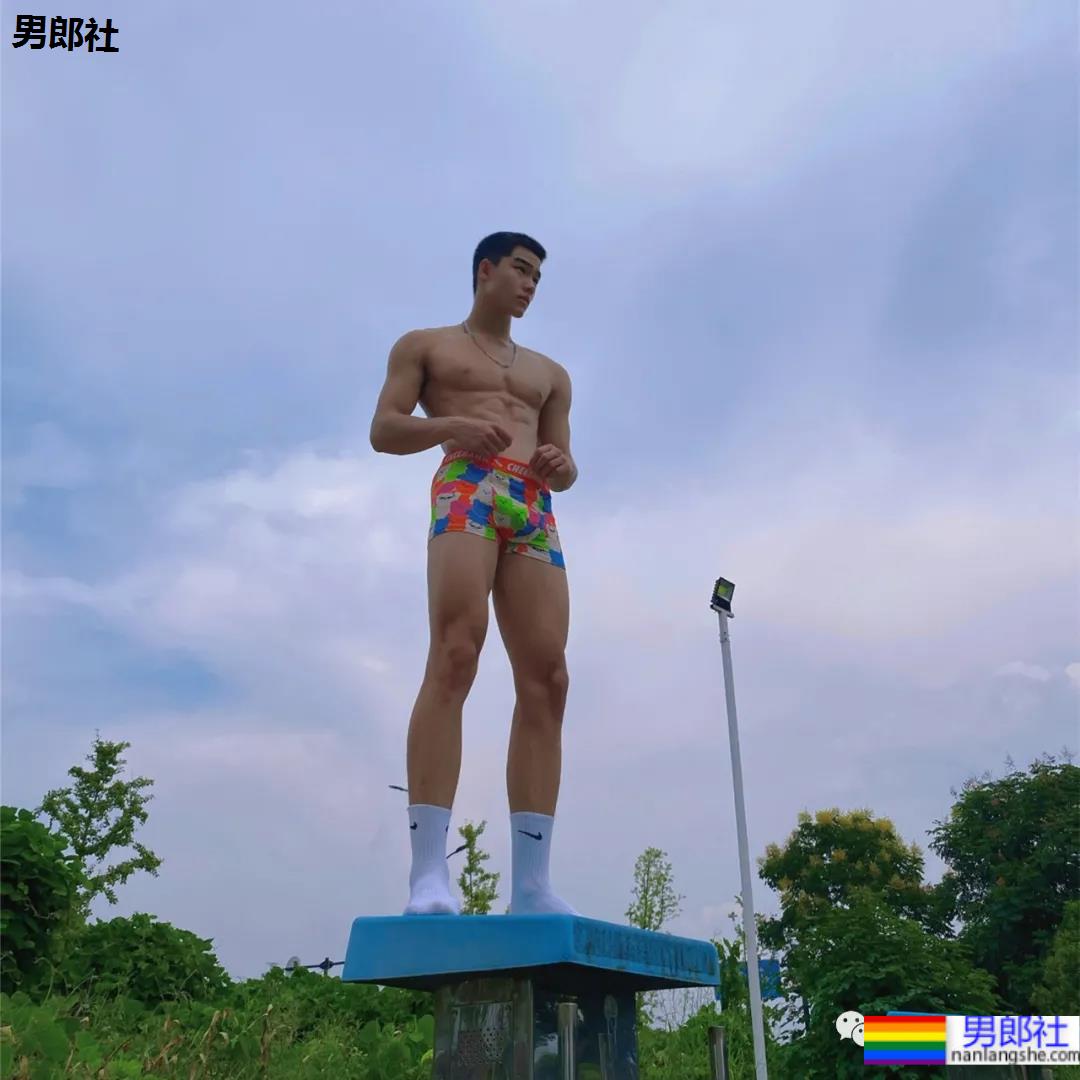 樊野19岁的迷弟,浙江的大学体育生,深受金主青睐 - 51虹马 樊野19岁的迷弟,浙江的大学体育生,深受金主青睐 - 51虹马