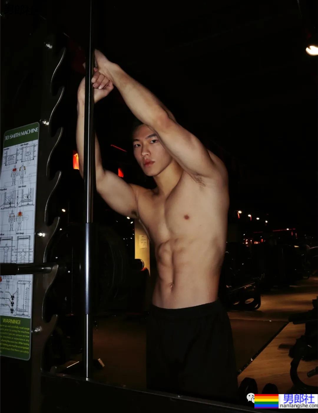 樊野19岁的迷弟,浙江的大学体育生,深受金主青睐 - 51虹马 樊野19岁的迷弟,浙江的大学体育生,深受金主青睐 - 51虹马