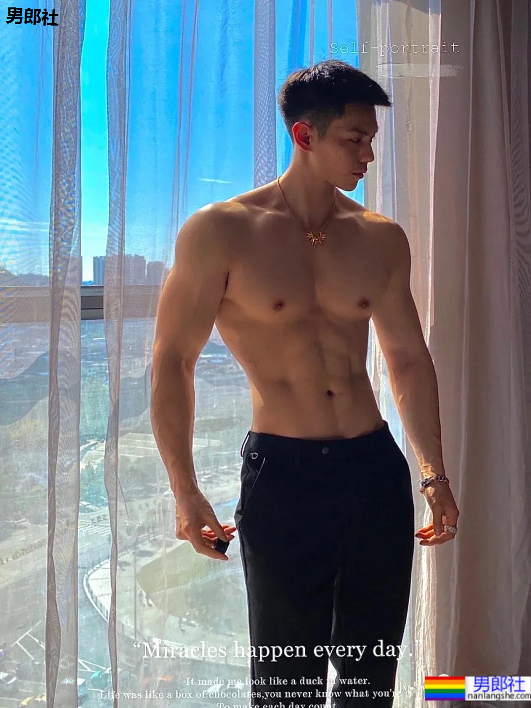 挖掘民间野生肌肉帅哥,这14位体育生私教模特宝藏男孩,网友们看疯了! - 51虹马 挖掘民间野生肌肉帅哥,这14位体育生私教模特宝藏男孩,网友们看疯了! - 51虹马