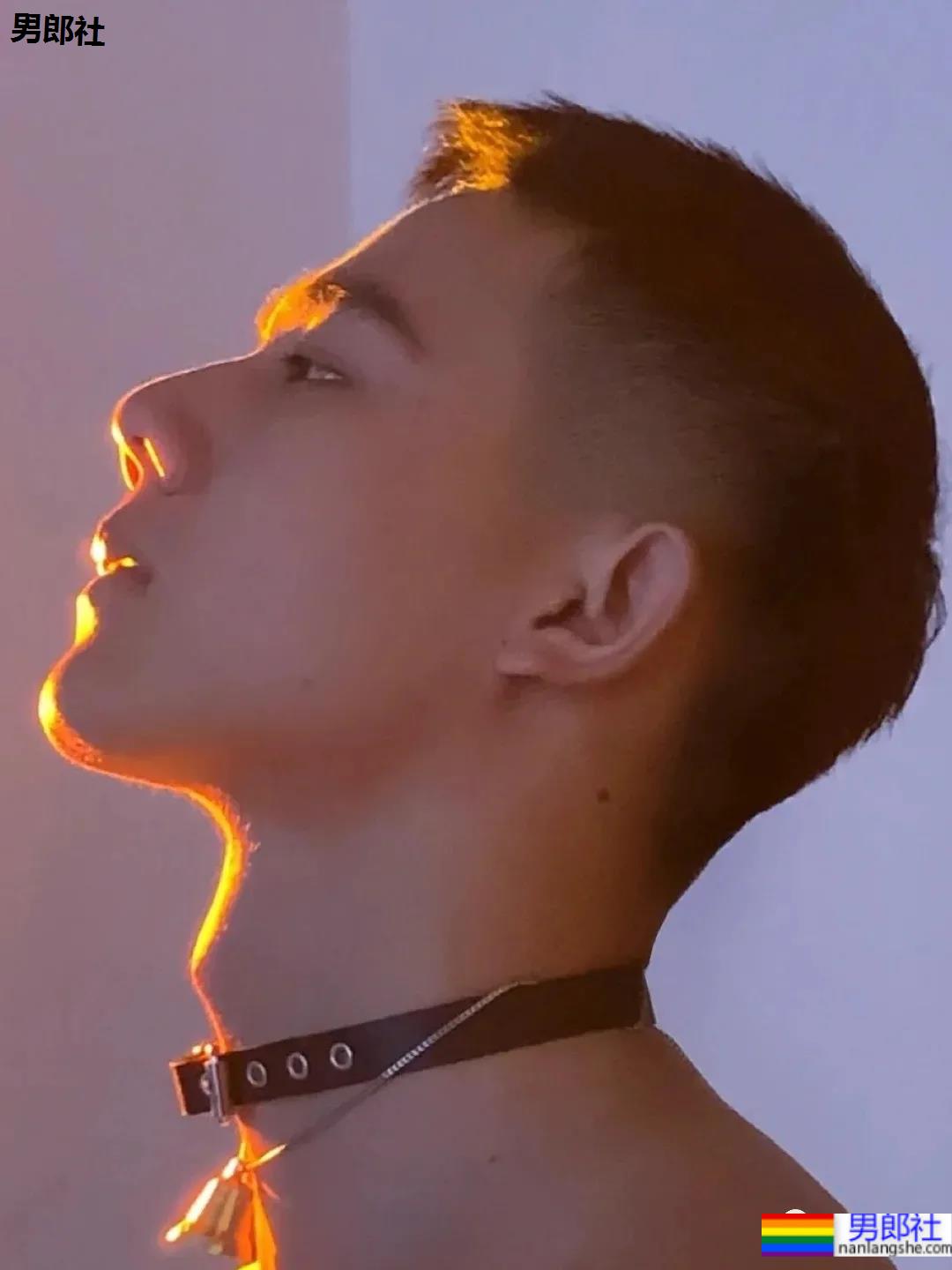 184CM寸头黑皮体育生，他身上有阳光的味道！ - 51虹马