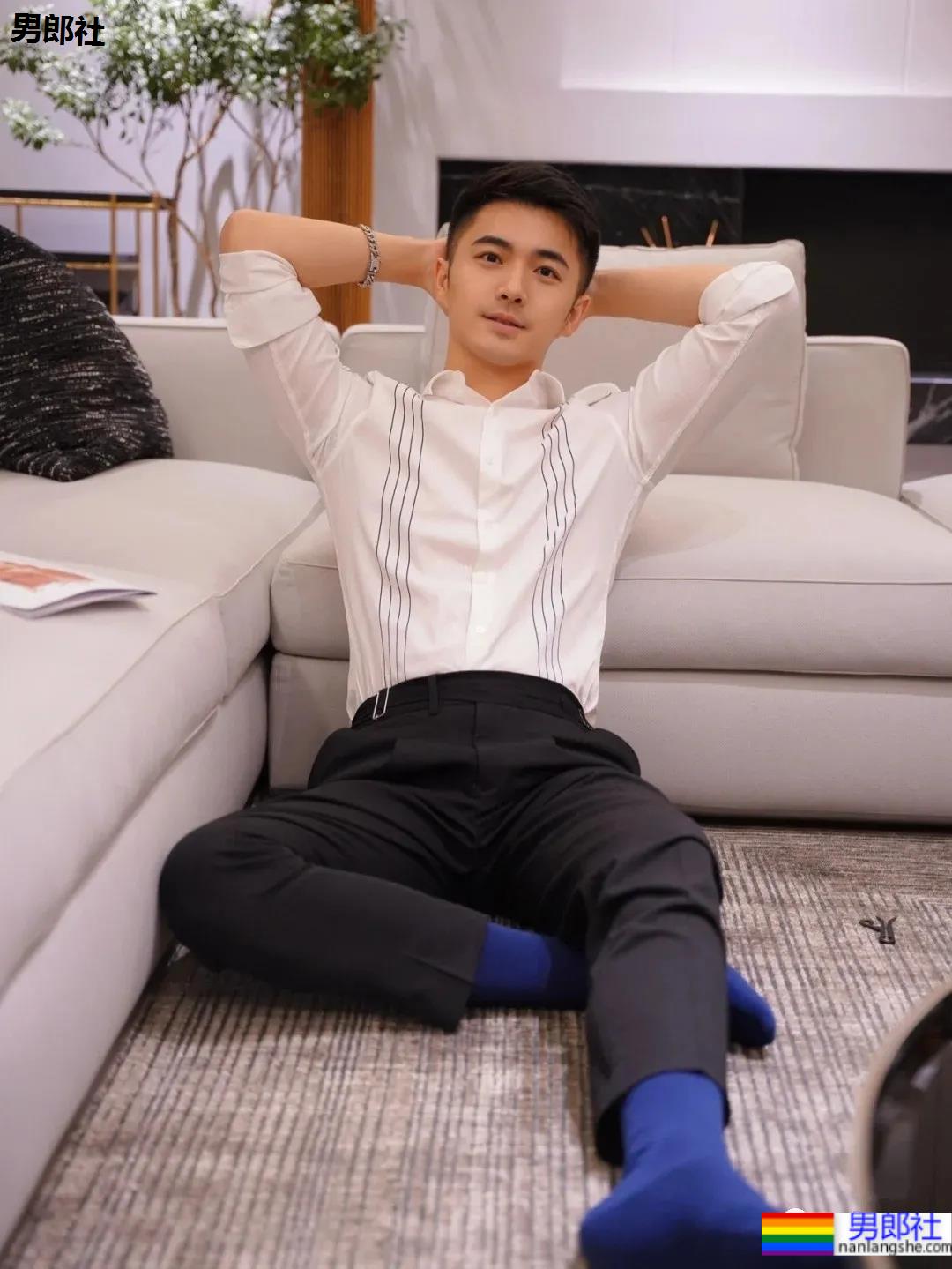 清爽干净的正装小哥，奶油味暖男你爱了吗？ - 51虹马