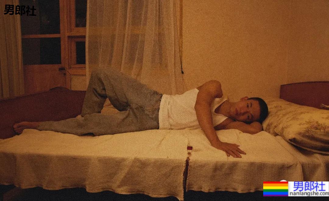 四川警校寸头小哥引发舔屏,这颜值身材也太可了! - 51虹马 四川警校寸头小哥引发舔屏,这颜值身材也太可了! - 51虹马