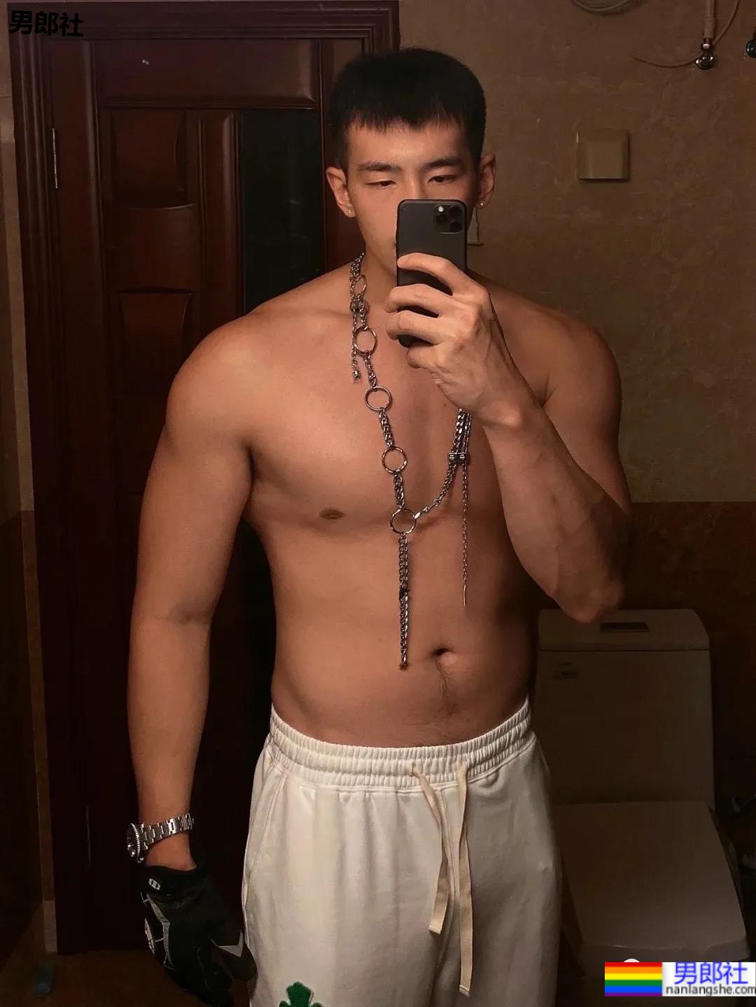 吉大林学196CM体育硕士,寸头肌肉小哥又壮又野! - 51虹马 吉大林学196CM体育硕士,寸头肌肉小哥又壮又野! - 51虹马