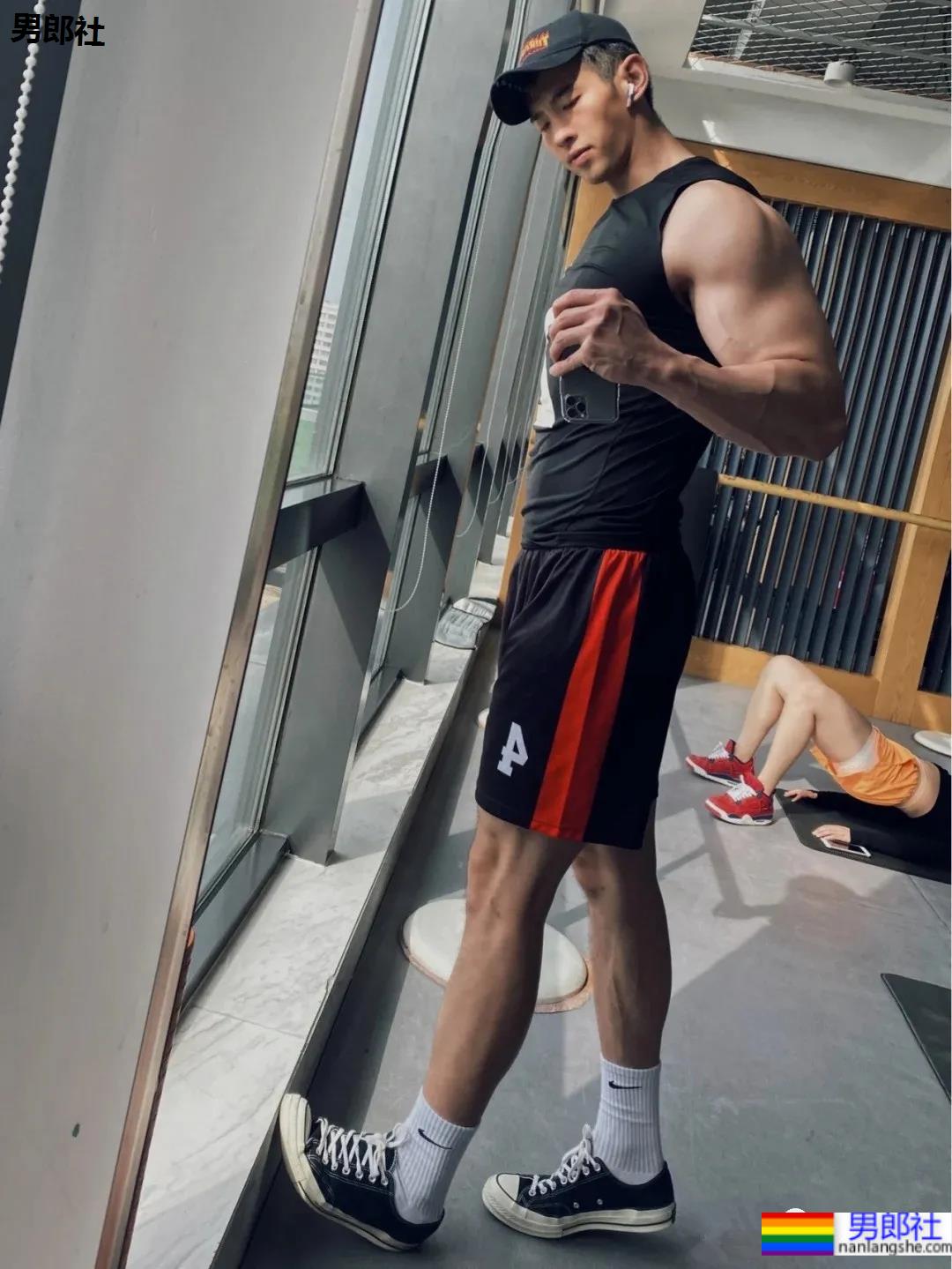 吉大林学196CM体育硕士,寸头肌肉小哥又壮又野! - 51虹马 吉大林学196CM体育硕士,寸头肌肉小哥又壮又野! - 51虹马