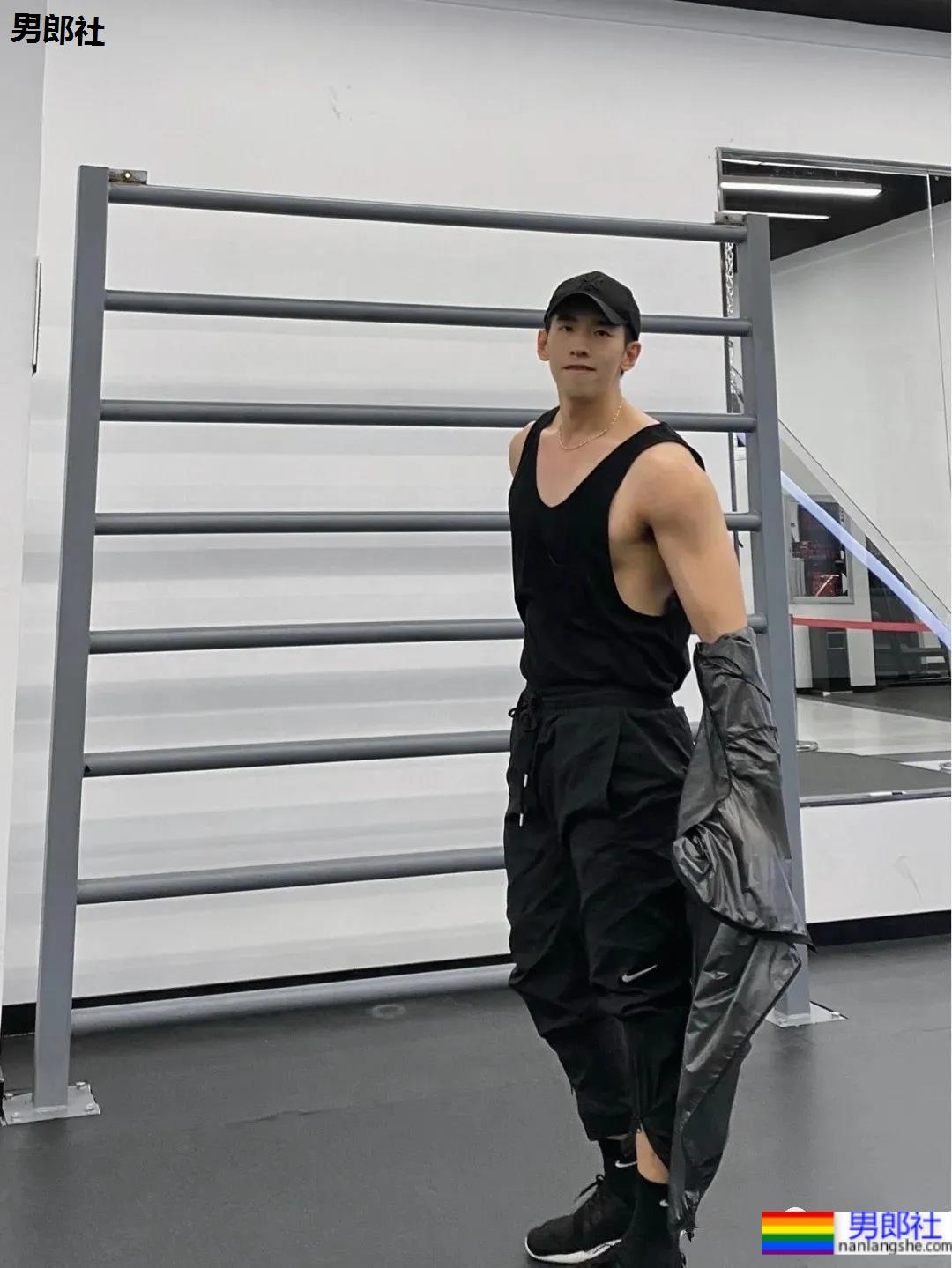 吉大林学196CM体育硕士,寸头肌肉小哥又壮又野! - 51虹马 吉大林学196CM体育硕士,寸头肌肉小哥又壮又野! - 51虹马