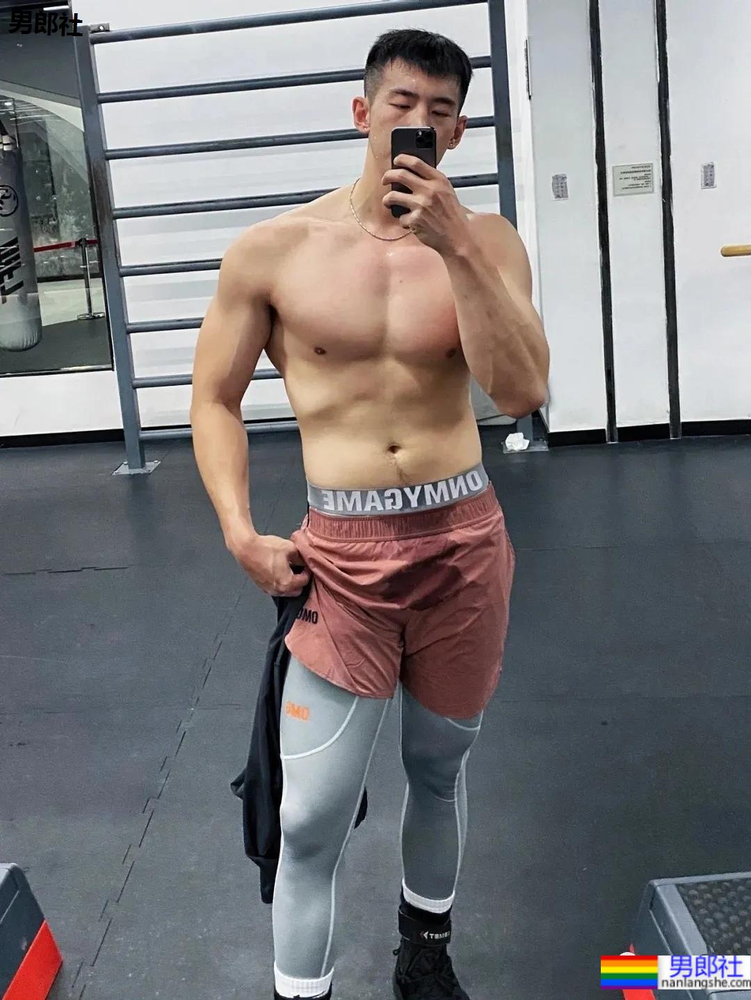 吉大林学196CM体育硕士,寸头肌肉小哥又壮又野! - 51虹马 吉大林学196CM体育硕士,寸头肌肉小哥又壮又野! - 51虹马