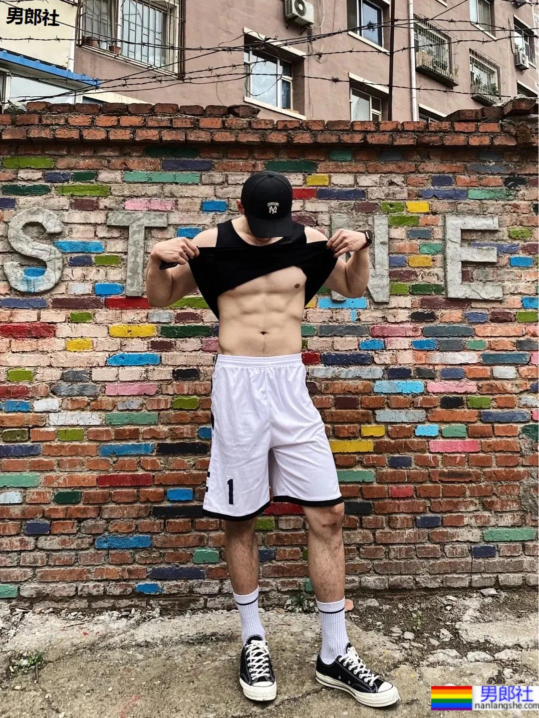 吉大林学196CM体育硕士,寸头肌肉小哥又壮又野! - 51虹马 吉大林学196CM体育硕士,寸头肌肉小哥又壮又野! - 51虹马