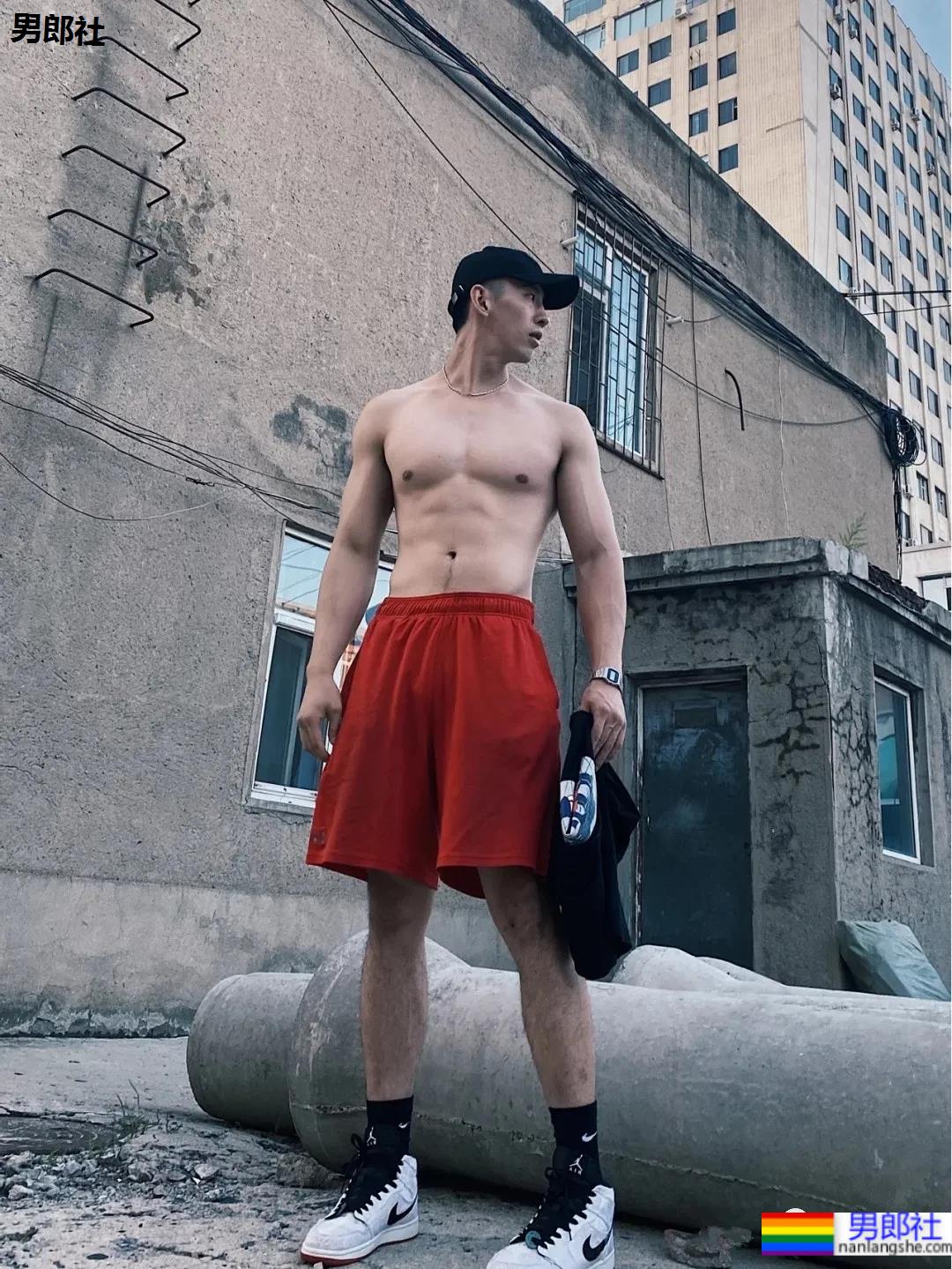 吉大林学196CM体育硕士,寸头肌肉小哥又壮又野! - 51虹马 吉大林学196CM体育硕士,寸头肌肉小哥又壮又野! - 51虹马