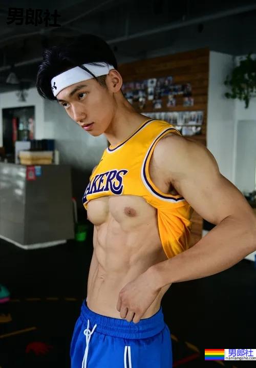 更衣室185CM寸头衬衫小哥自拍,八块腹肌腱子肉身材也太上头了! - 51虹马 更衣室185CM寸头衬衫小哥自拍,八块腹肌腱子肉身材也太上头了! - 51虹马