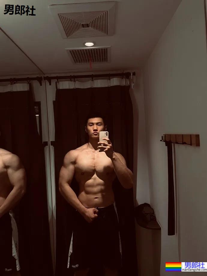 更衣室185CM寸头衬衫小哥自拍,八块腹肌腱子肉身材也太上头了! - 51虹马 更衣室185CM寸头衬衫小哥自拍,八块腹肌腱子肉身材也太上头了! - 51虹马