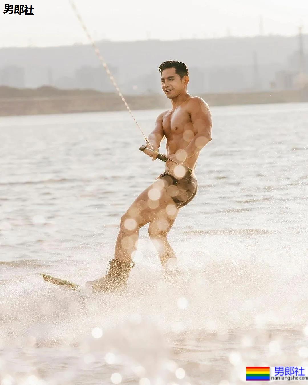 昔日天菜祖雄变这样了,家暴后人气暴跌,拍男体写真想翻红… - 51虹马 昔日天菜祖雄变这样了,家暴后人气暴跌,拍男体写真想翻红… - 51虹马