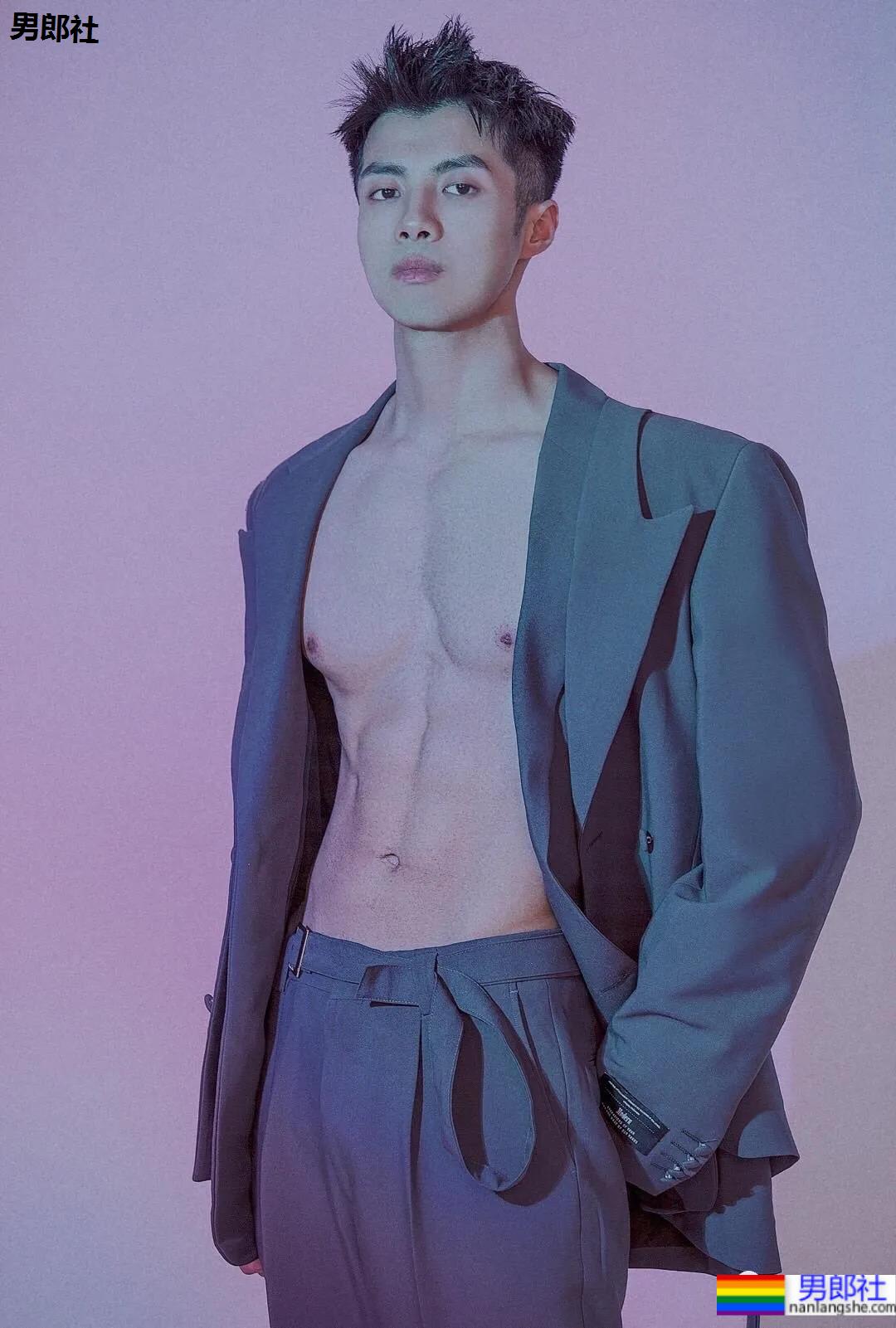 短发腱子肉健身私教，英气十足的干练小爷们是你的菜吗？ - 51虹马