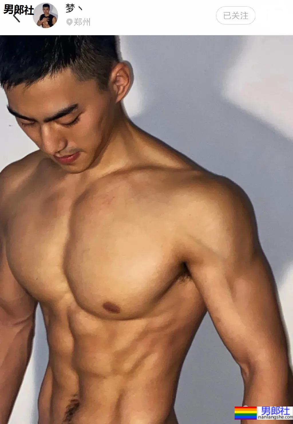 短发八块腹肌健身小哥,这样的健身教练我要! - 51虹马 短发八块腹肌健身小哥,这样的健身教练我要! - 51虹马