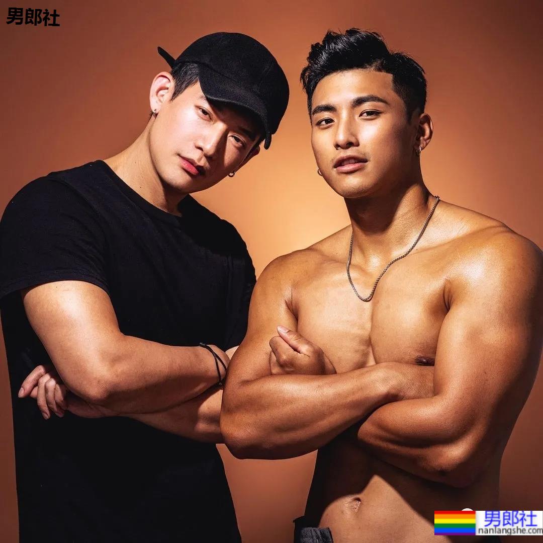 让12个肌肉男捏着自己拍大片,这画风…… - 51虹马 让12个肌肉男捏着自己拍大片,这画风…… - 51虹马