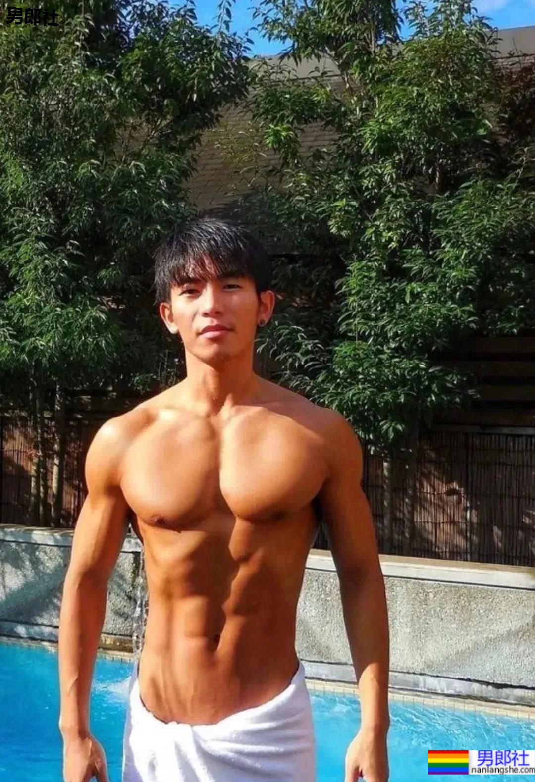 网红帅哥吐槽日本证件照走红，又禁欲又色气简直太撩人了！ - 51虹马