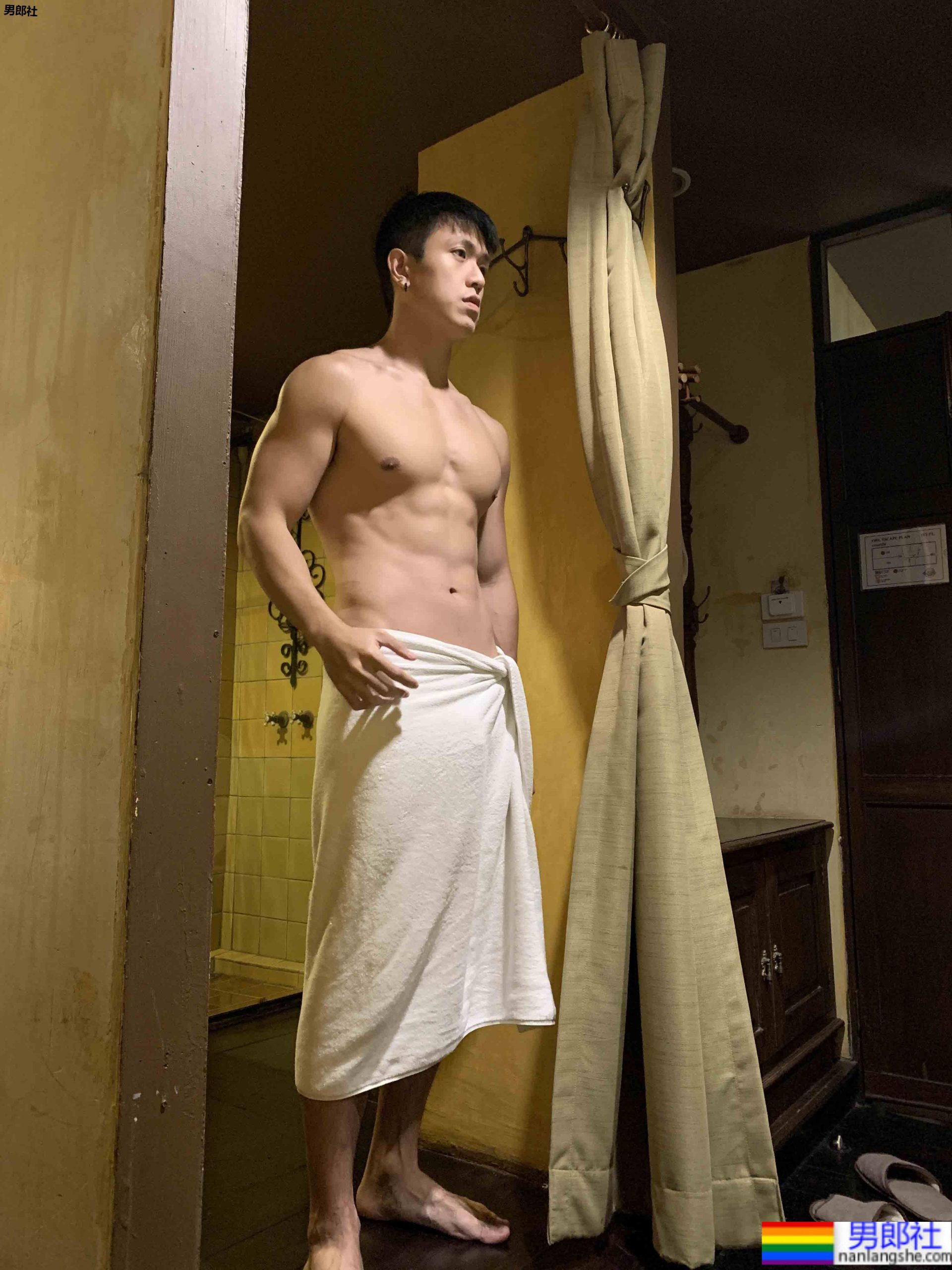 从泰国辣回台湾！ 筋开腰软的小狗眼帅哥：昱玮 Kevin - 51虹马