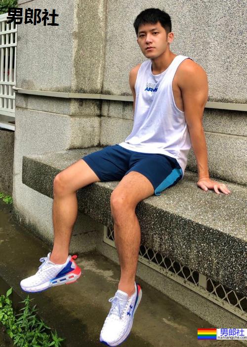 「双冠CP」再合作!林冠宇、黄冠智二度扮情侣 携手主演台语 BL《日光树影》 - 51虹马 「双冠CP」再合作!林冠宇、黄冠智二度扮情侣 携手主演台语 BL《日光树影》 - 51虹马