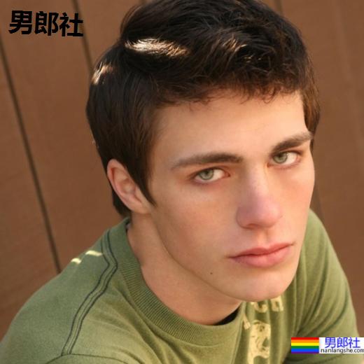 Colton Haynes 大爆好莱坞黑暗面！ 「想要机会？你得衣衫不整地送文件！」 - 51虹马