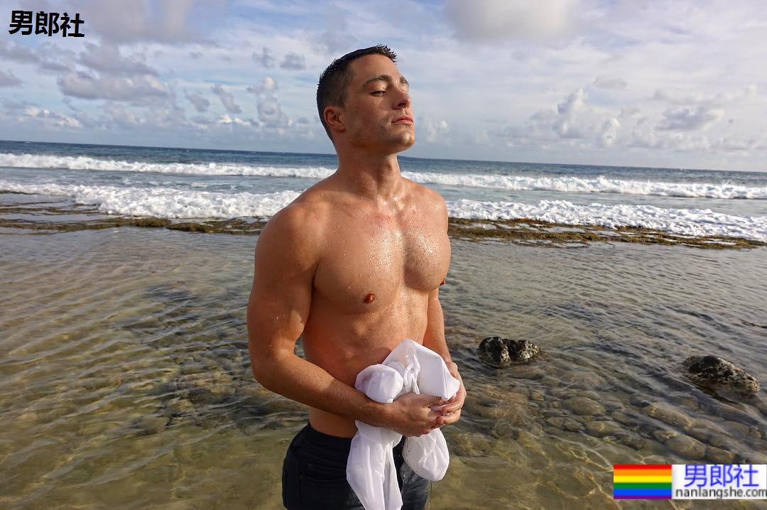 Colton Haynes 大爆好莱坞黑暗面！ 「想要机会？你得衣衫不整地送文件！」 - 51虹马