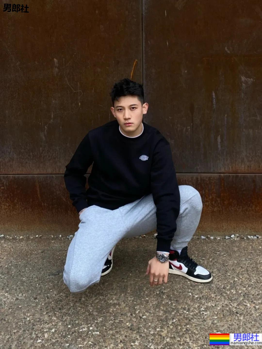 五官超帅的运动型大男孩，清爽体育生不信你不喜欢! - 51虹马